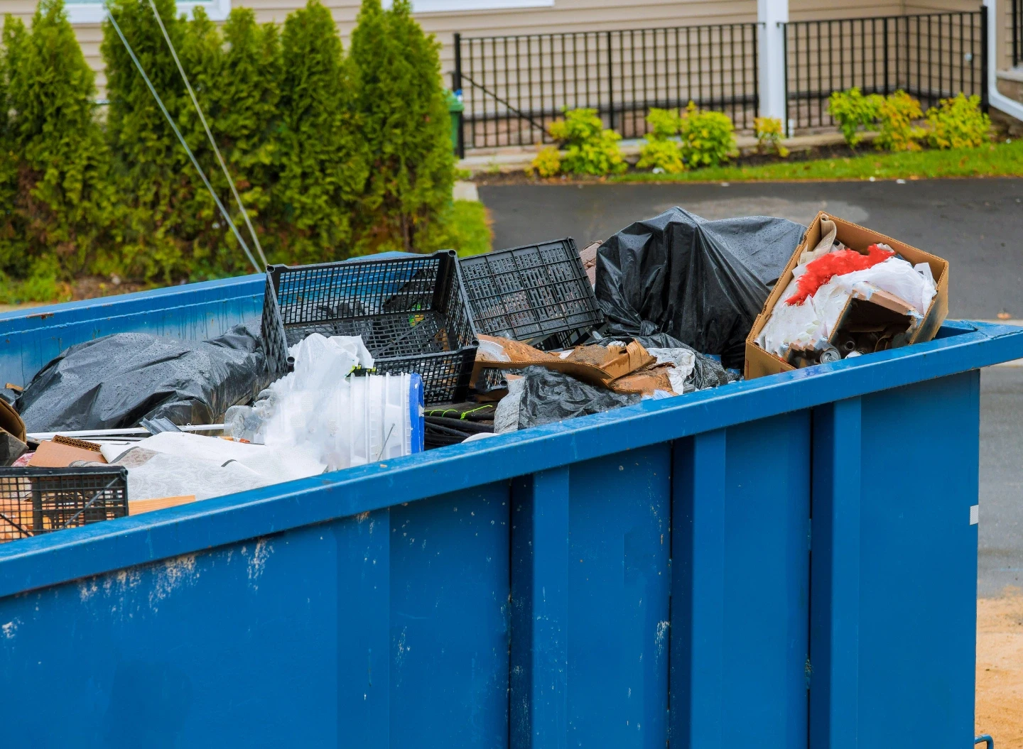 Containerdienst für ressourcenschonendes Recycling