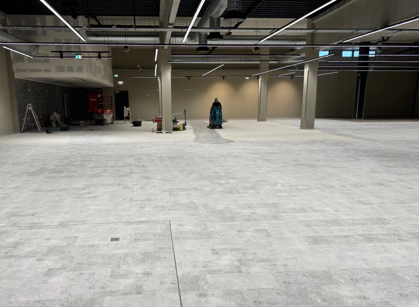 Gebäudereinigung inklusive Grundreinigung & Pflege